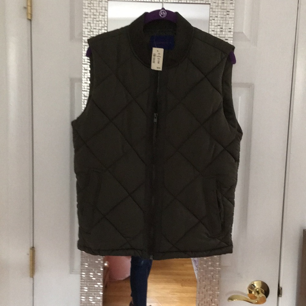 Aeropostale men’s quilted vest